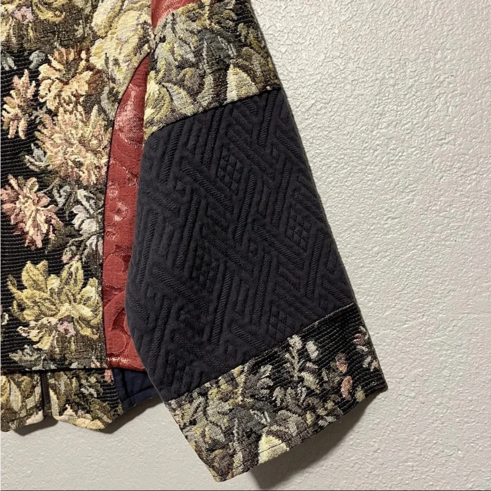 Vintage Flashbacks Cropped Bolero Tapestry Jacket Size Large Cotton & Rayon
